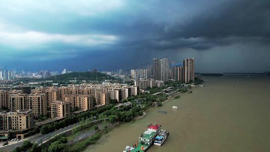 长江强降雨将结束(强降雨对长江的影响)